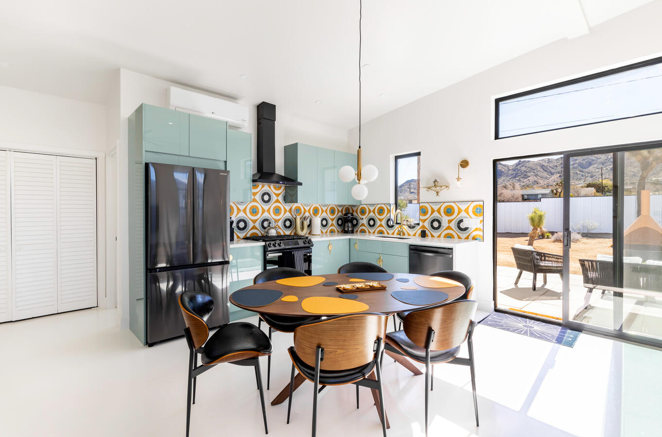 Mariposas Triplex Kitchens